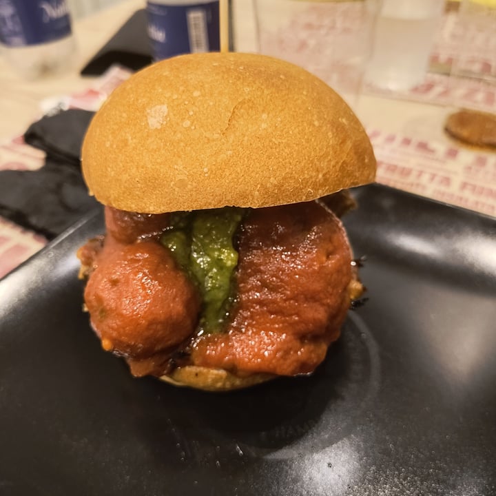 photo of Burger's bro' Red Polpet shared by @melanyminichino99 on  12 Dec 2024 - review
