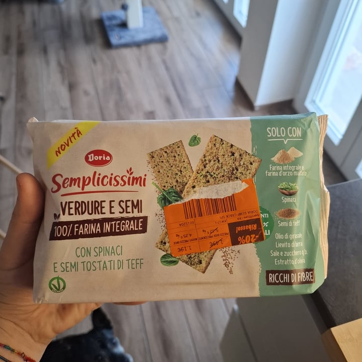 photo of I semplicissimi doria Crackers Spinaci E Semi Tostati Di Teff shared by @bassotuba on  14 May 2025 - review