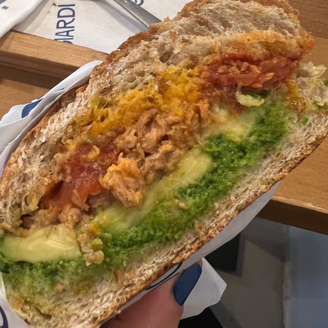 Photo of the dish “tuna sandwich”
