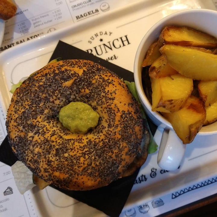 photo of Mugs & co. Cozy cafe & Bakery Veggie Bagel shared by @benjidetta on  11 Jan 2024 - review