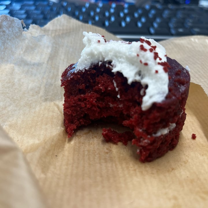 photo of HYGGE Thirty Two Vegan Red Velvet Cake shared by @hypnicol on  28 May 2025 - review