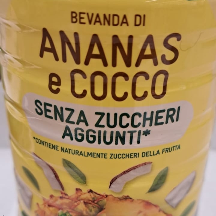photo of Conad bevanda di ananas e cocco shared by @athoucha on  22 Apr 2024 - review