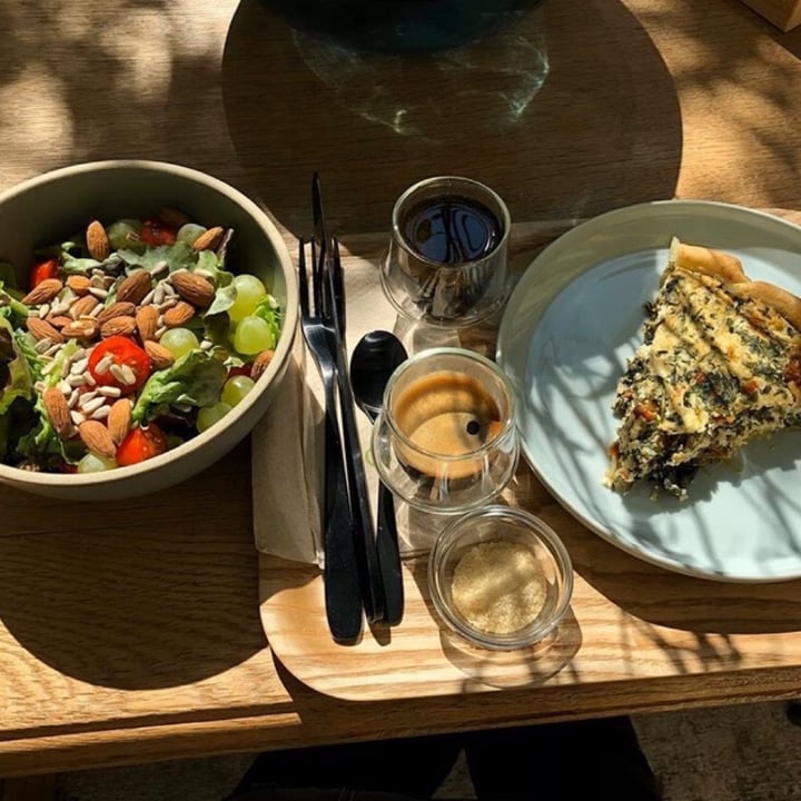 photo of Balance Deli Vegan Quiche with Salad shared by @cosmicgalaxygirl on  15 Feb 2020 - review