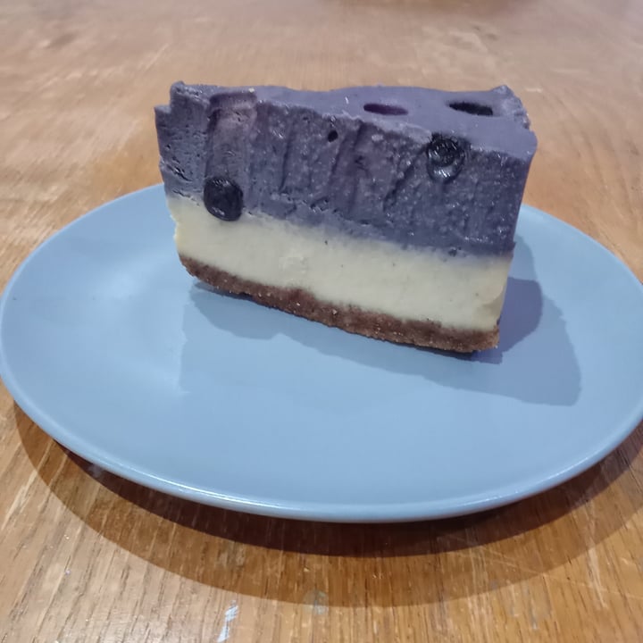 photo of The Conscious Kitchen Blueberry Cheesecake shared by @zoezurnamer on  04 Aug 2024 - review
