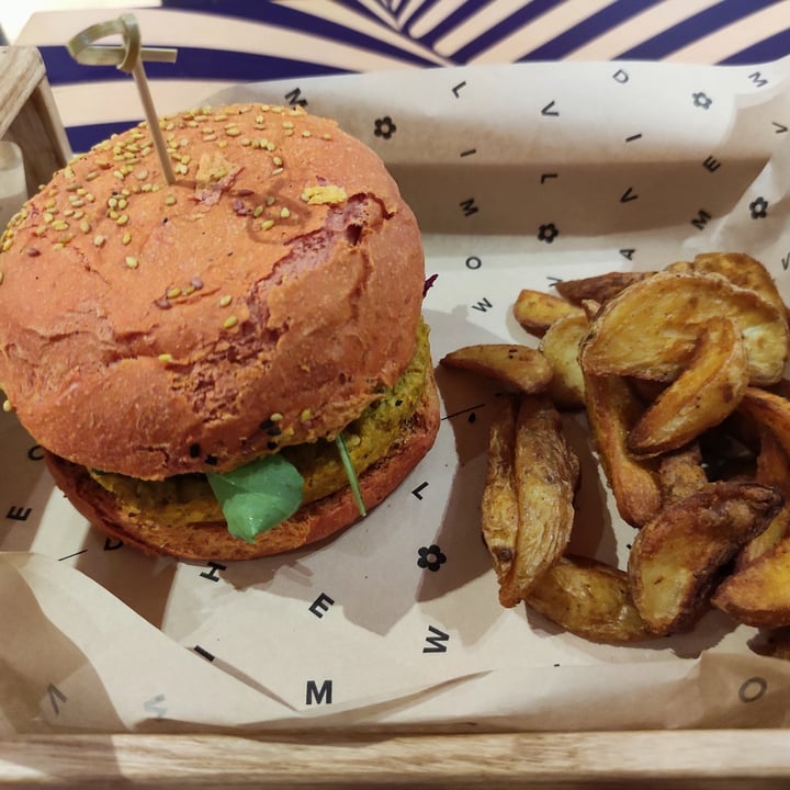photo of Flower Burger Spicy cecio shared by @user123987 on  02 Oct 2023 - review