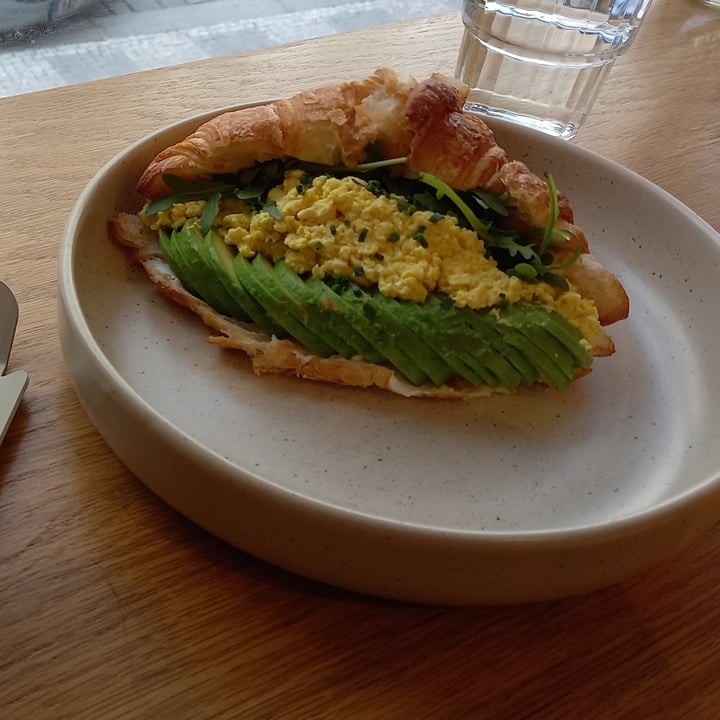 photo of Elias Coffee Shop Chill (Croissant with avocado and scrambled tofu) shared by @thekangaroo on  18 Aug 2025 - review