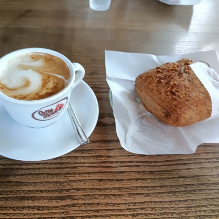 photo of La Vecchia Pesa Fagottino alla nocciola e cappuccino di soia shared by @difederica on  12 Sep 2023 - review