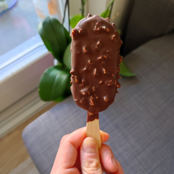 photo of Valsoia Gelato gran stecco triplo Pistacchio shared by @miaolinz on  20 Apr 2024 - review
