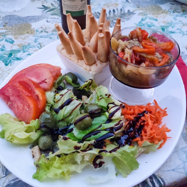 photo of BAR HAWAII Combinat vegetarià shared by @veggievallde on  17 Aug 2025 - review