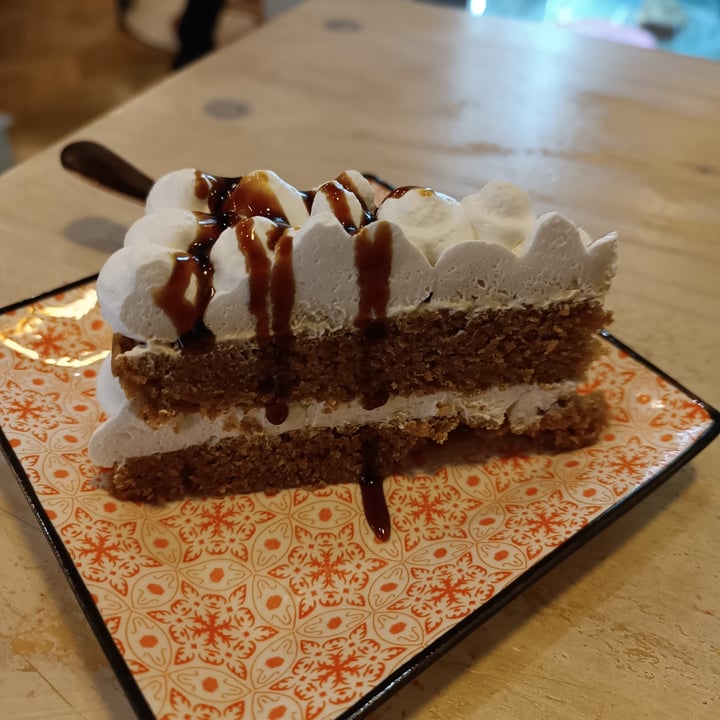 photo of Missbake carrot cake shared by @biancafurii on  30 Mar 2024 - review