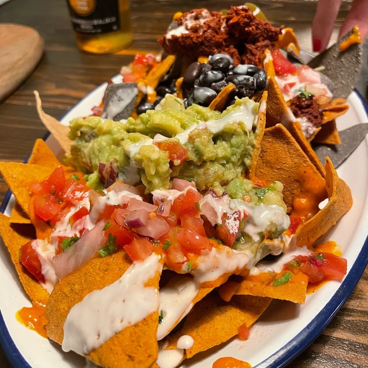 photo of Monchito Nachos con Chile carne y queso cheddar shared by @tenny88 on  27 Oct 2024 - review