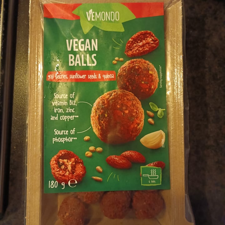 photo of Vemondo Vegan Balls with Goji Berries, Sunflower Seeds & Quinoa shared by @irewillard on  08 Nov 2023 - review