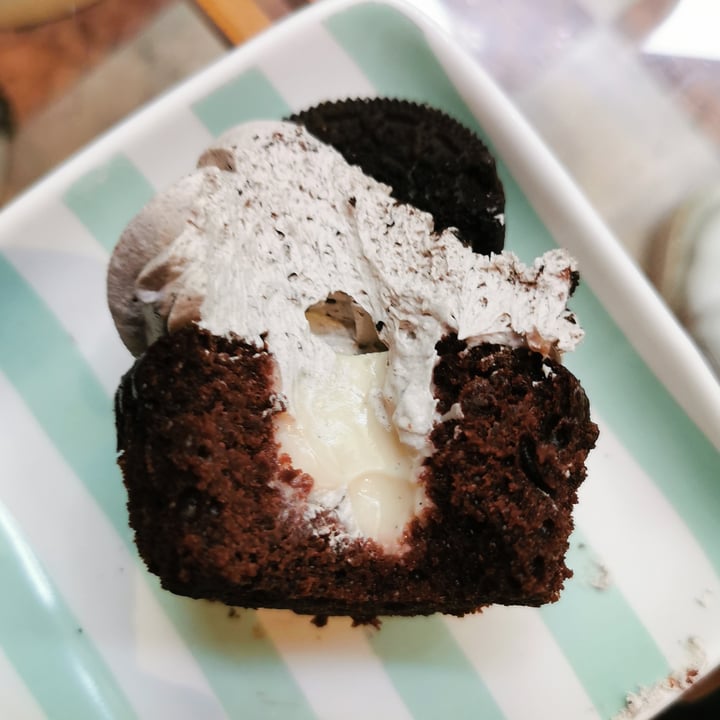 photo of Camelia Bakery Cupcake Oreo shared by @posataverde on  10 Mar 2024 - review