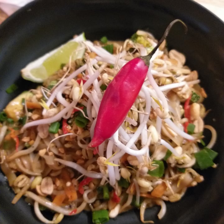 photo of Thai Thai Gastronomia Thailandesa Pad thai shared by @cbrage on  27 Apr 2024 - review