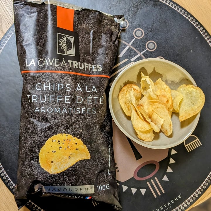 photo of La cave à truffes chips à la truffe d'été shared by @goosebumps on  26 Nov 2023 - review
