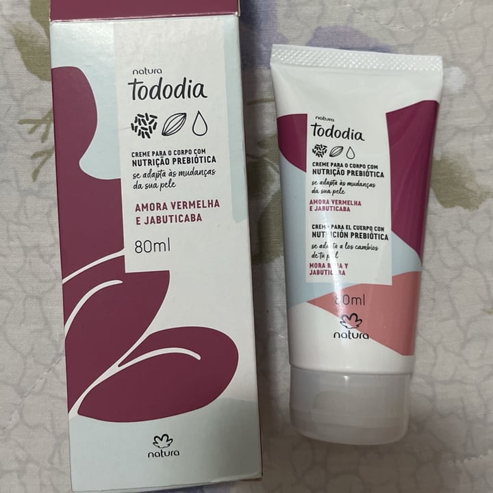 photo of Natura Creme Para O Corpo Amora Vermelha E Jabuticaba shared by @karynacezar on  27 Mar 2024 - review