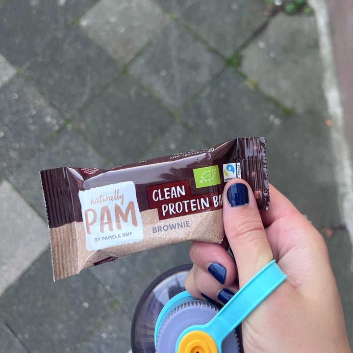 photo of Naturally Pam Brownie Protein Bar shared by @holasoymylk on  05 Sep 2023 - review