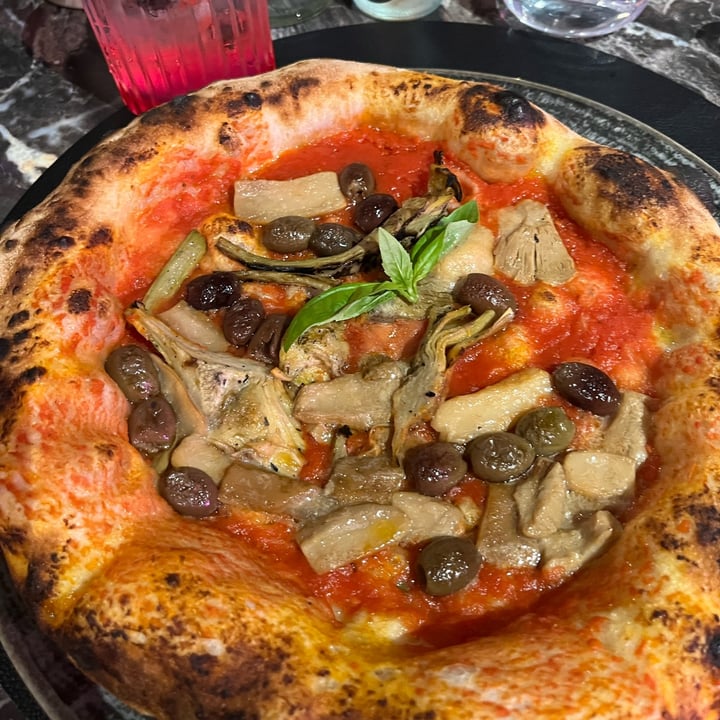 photo of Cartapaglia Pizza & Gin Pizza Capricciosa Senza Prosciutto E Mozzarella shared by @vulcanoattivo on  11 Dec 2023 - review