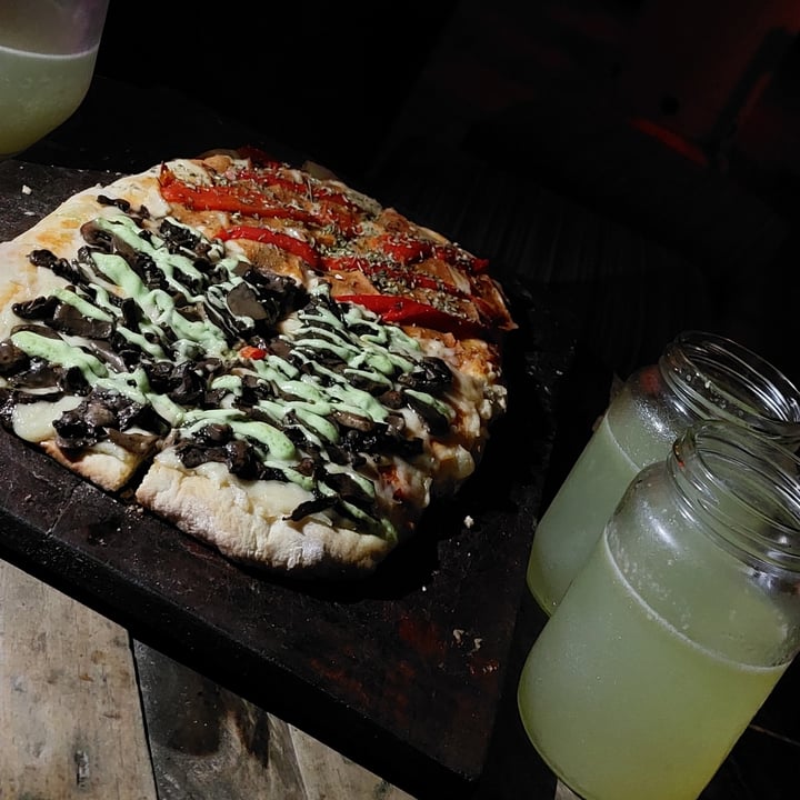 photo of VARDO HOUSE BAR Pizza de Seitán Con Morrones / Hongos shared by @eternavegan07 on  11 May 2024 - review