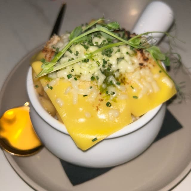 Photo of the dish “French Onion Mac and Cheese”
