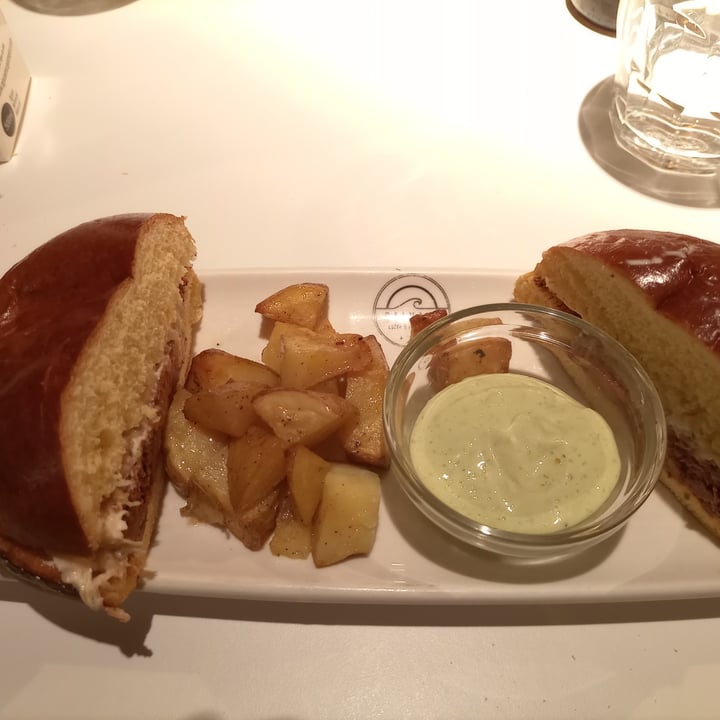 photo of Salvaje Santander Hamburguesa Vegana shared by @asonier on  31 Aug 2023 - review