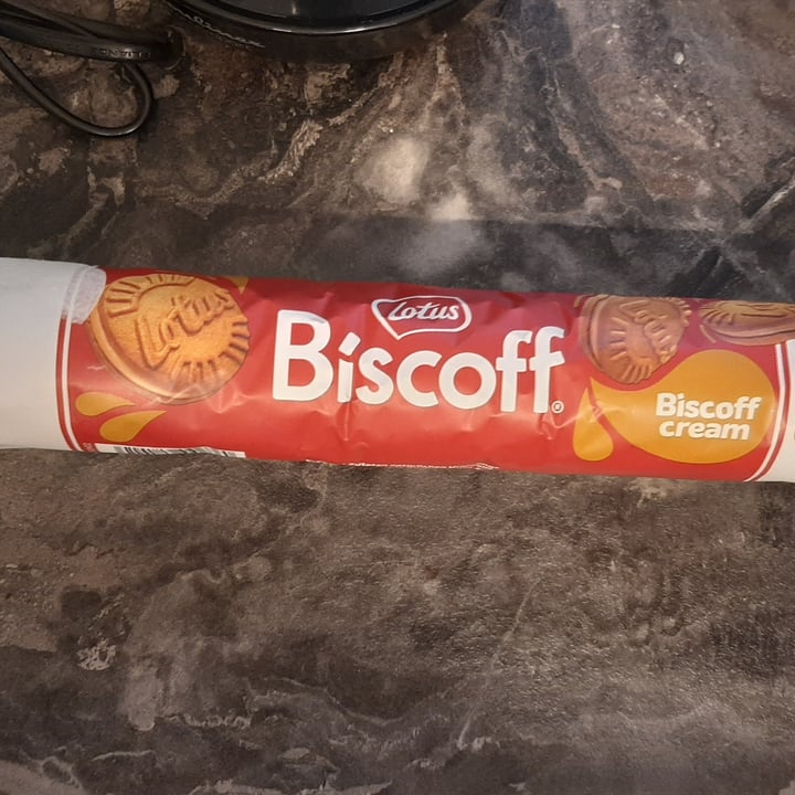 photo of Lotus Biscoff Biscoff Cream Sandwich Cookies shared by @mariarcaveg on  10 Jan 2024 - review