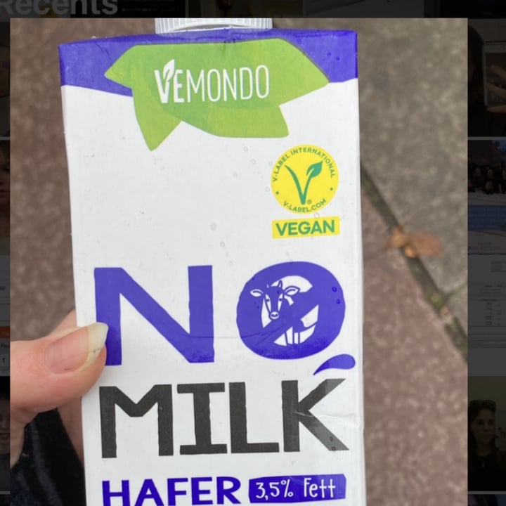 photo of Vemondo no milk (oat) 3,5% shared by @enchantinggiraffe62 on  28 Nov 2023 - review