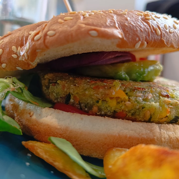 photo of Cafè Matisse Omegna hamburger vegan shared by @ambras on  22 Feb 2024 - review