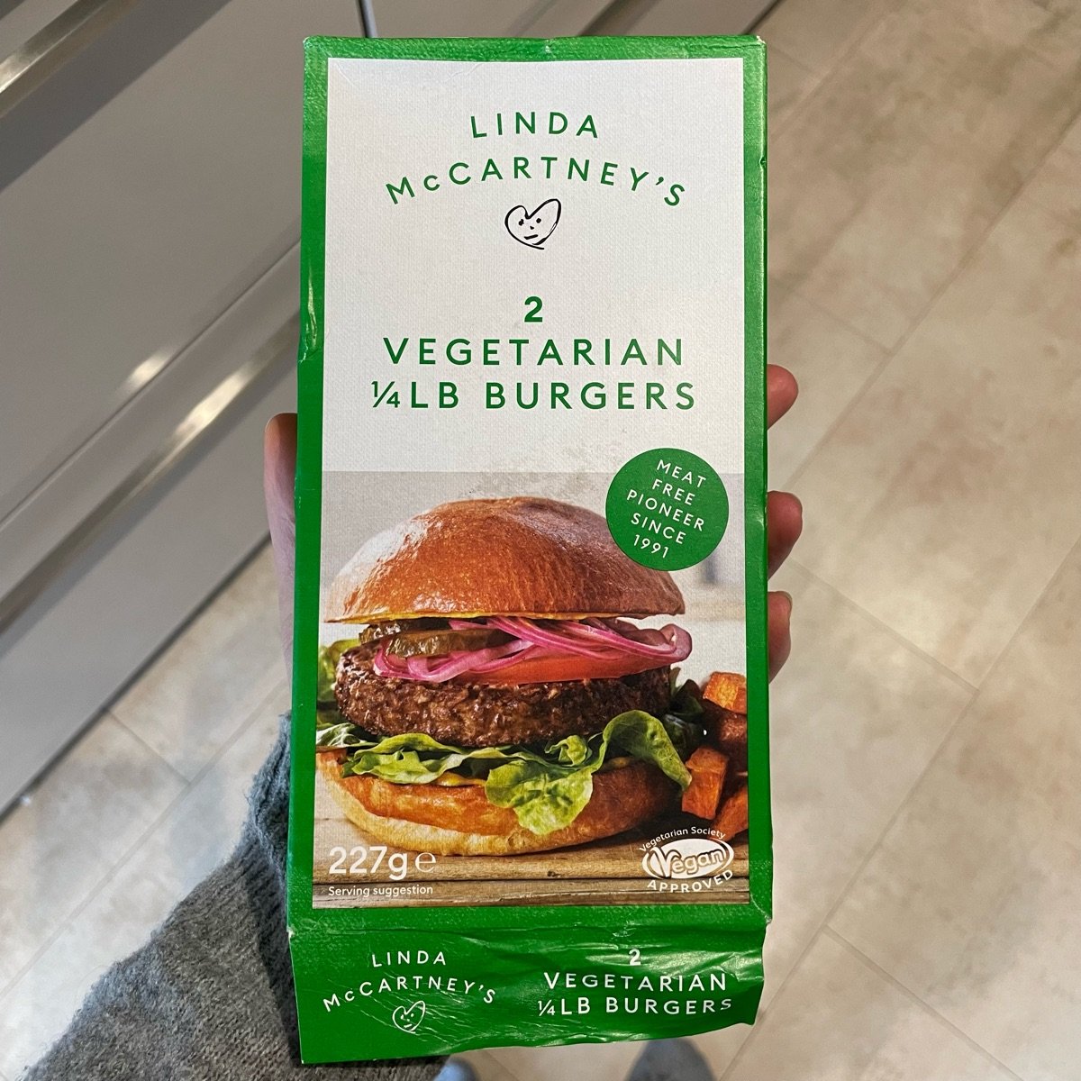 vegetarian-1-4-lb-burgers-from-linda-mccartney-s-vegan-product