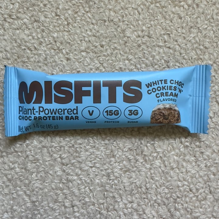 photo of Misfits White Choc Cookies n cream shared by @berryveganplanet on  24 Aug 2023 - review