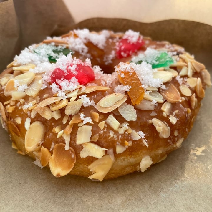 photo of VegAmazing Doughnuts Donut-Roscón shared by @lopasil on  27 Jan 2024 - review