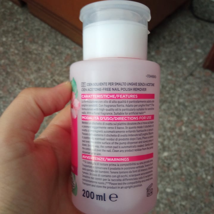 photo of Cien Solvente per smalto unghie shared by @aangi on  21 Sep 2024 - review