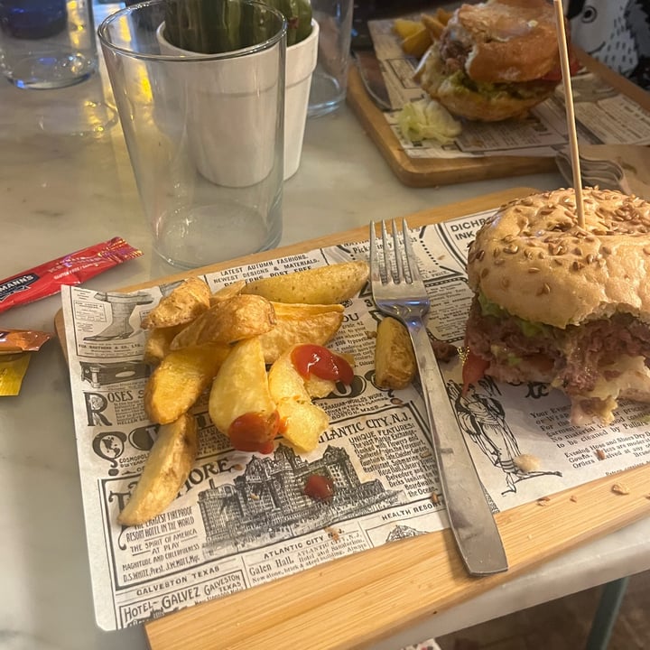 photo of Los Días Raros Lady Veggie shared by @caterinaviti on  09 Aug 2024 - review