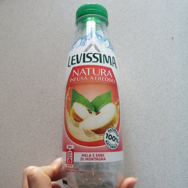 photo of Levissima Natura infusa a freddo Mela e Erbe di Montagna shared by @irxkit on  18 Sep 2024 - review