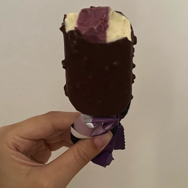 photo of Magnum Chill Blueberry Cookie shared by @elisaleone on  28 May 2024 - review