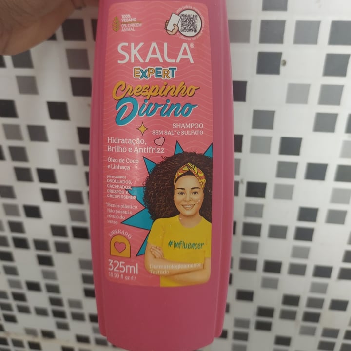 photo of Skala shampoo expert Divino Crespinho shared by @laurinhatais on  20 Mar 2024 - review
