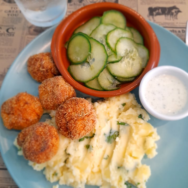 photo of El Med Veg Plato Del Día - Croquetas De Coliflor Y Tofu Ahumado shared by @danielgl on  16 Apr 2024 - review