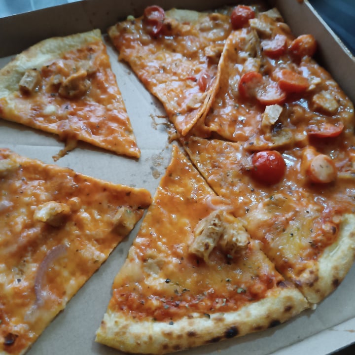 photo of deWeggie's Pizza no pollo shared by @rubenus on  07 Mar 2024 - review