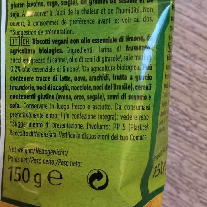 photo of Vemondo vegan biscuits lemon shared by @drone53 on  10 Apr 2024 - review