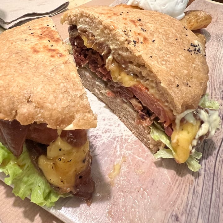photo of Viva Burger Burger Queen shared by @lopasil on  15 Aug 2024 - review
