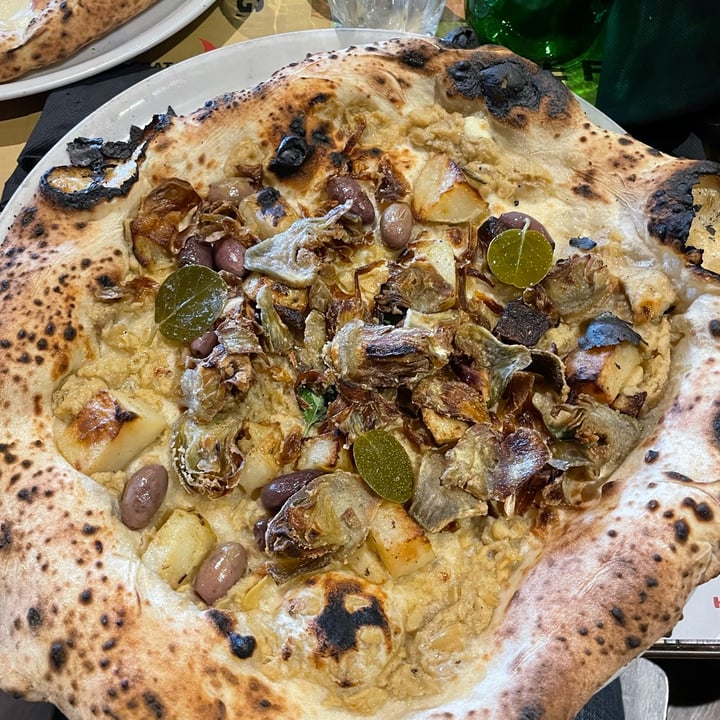 photo of Fratelli La Bufala Pizza Cynara shared by @adeptaseitanica on  28 Apr 2024 - review