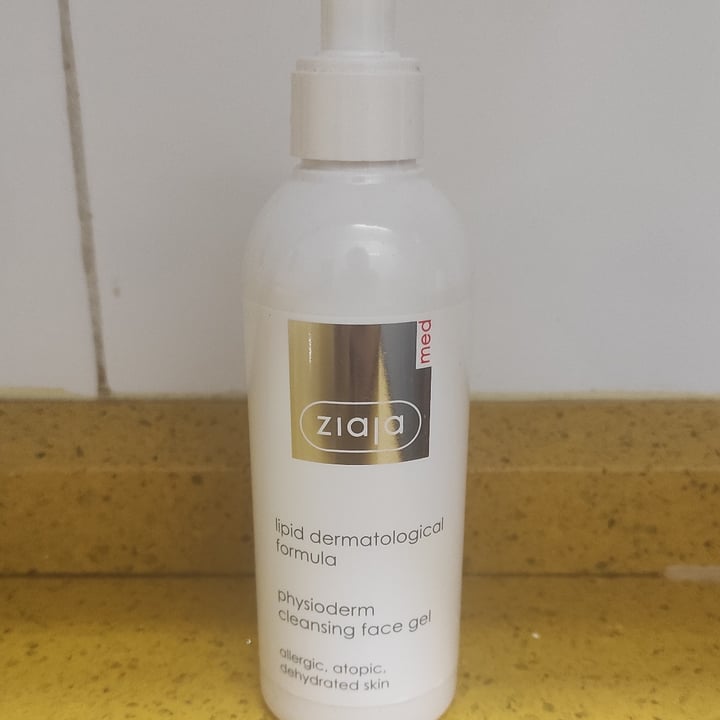 photo of Ziaja physioderm cleansing face gel shared by @rebeca-rs on  30 Aug 2023 - review