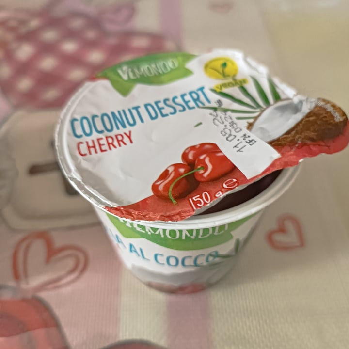photo of Vemondo Coconut dessert cherry shared by @biancafurii on  06 Aug 2024 - review