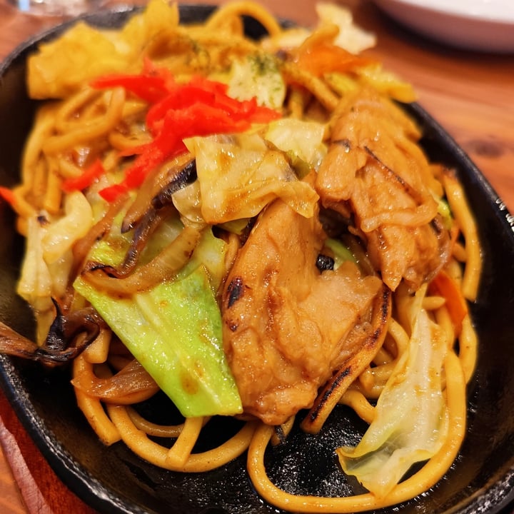 photo of Pivot BASE Cafe & Bar ＠Dotonbori Earth-meat Yakisoba shared by @rominaguch on  14 Sep 2025 - review