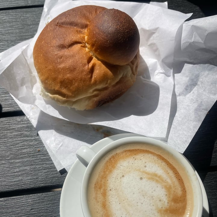 photo of Matteotti Café Brioche al pistacchio shared by @curtistheweirdcat on  16 Apr 2024 - review