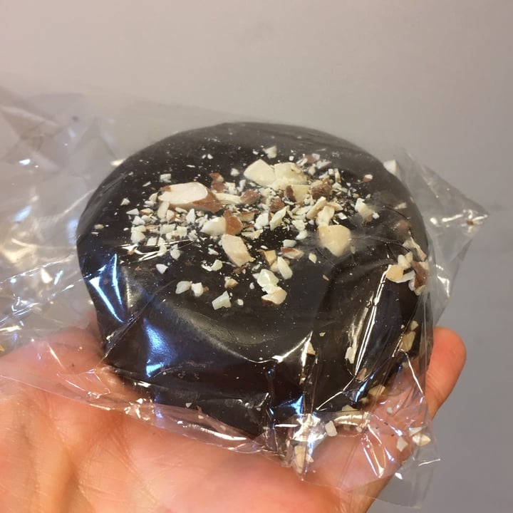 photo of Isla vegana Alfajor De Chocolate shared by @lix on  27 Oct 2023 - review