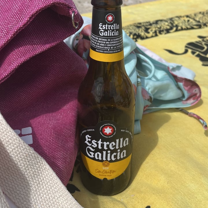 photo of Estrella galicia Cerveza Sin Gluten shared by @aidinha on  02 Sep 2023 - review