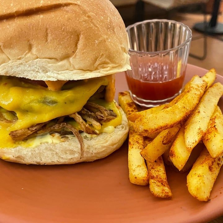 photo of Vegamo beyond burguer shared by @chica-polemica on  29 May 2024 - review