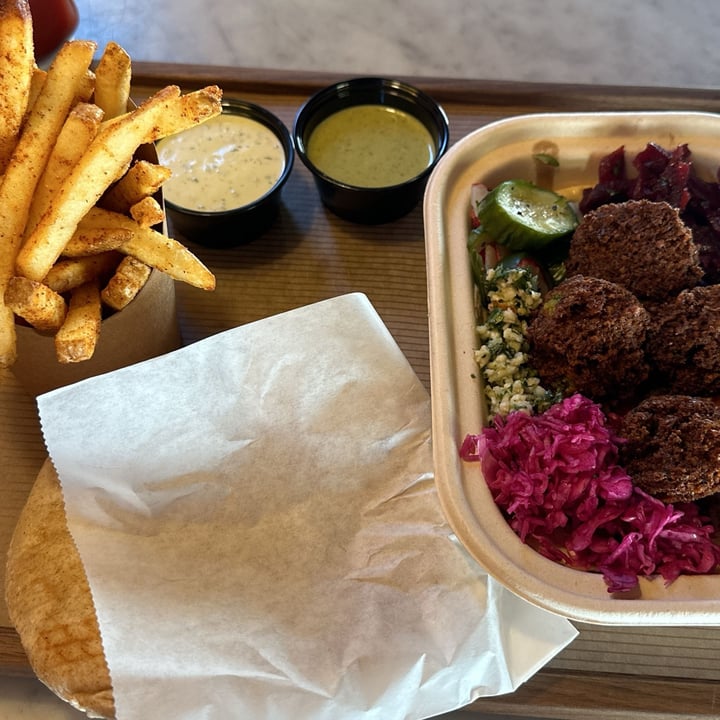 photo of Brassica Hummus Bowl shared by @babagadrewsh on  21 Feb 2024 - review