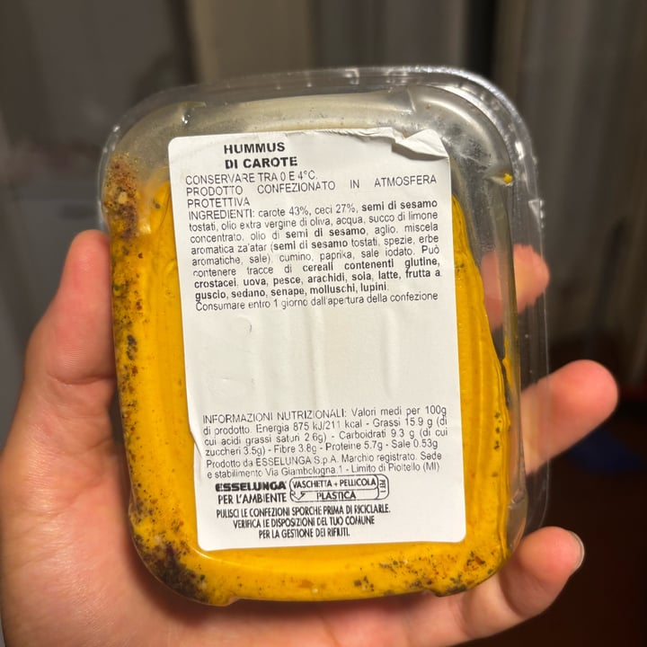 photo of Esselunga Hummus di Carote shared by @michbrhane on  21 Aug 2025 - review